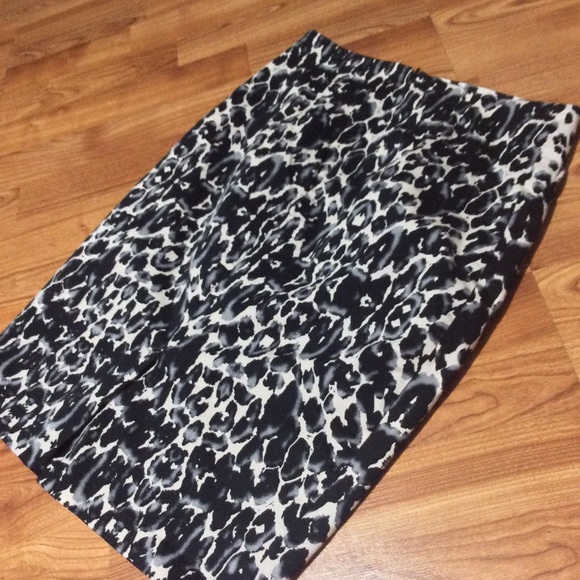 Leopard Print Skirt - Picture 2 of 5